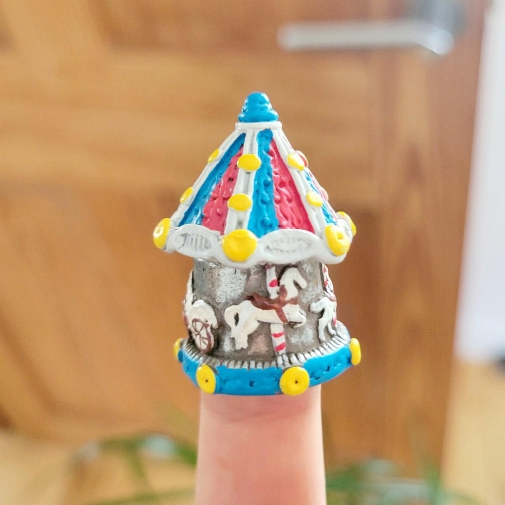 *RARE* 2-Piece Vintage Carousel Merry-Go-Round Fairground Thimble